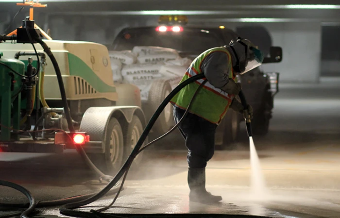 Dustless Blasting - Mauris dui felis, viverra et metus sed, elementum laoreet diam.